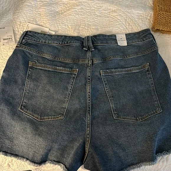 Good American cutoff denim shorts size 16 - Picture 2 of 6